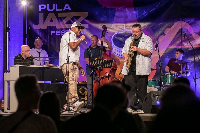 The traditional Pula Jazz Festival Jam Session!
Beginning at 23:00 and followed by an into-the-night jamming with PJF guest artists.